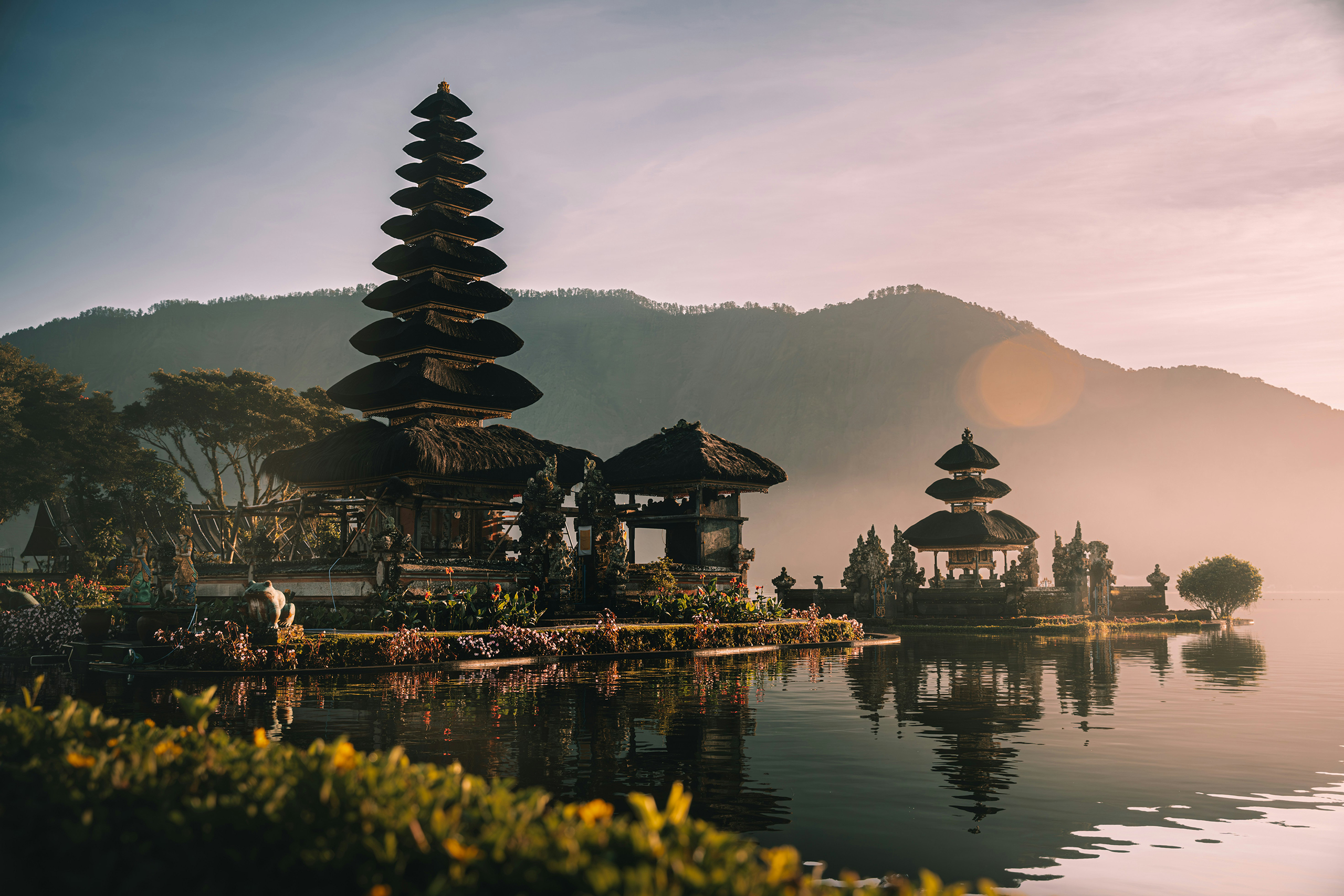 Lake Bratan in Bali - Photo by Katarzyna Zygnerska on Unsplash